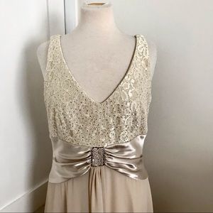 Full Length Sz 12 Champagne Formal Dress Chiffon Sleeveless Mother of the Bride